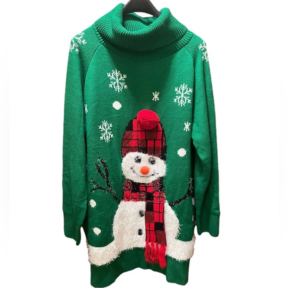 Sweaters - Woman’s green 3D snowman sweater with pockets, size Large